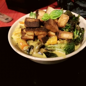 Leckeres Gemüsecurry mit Tofu